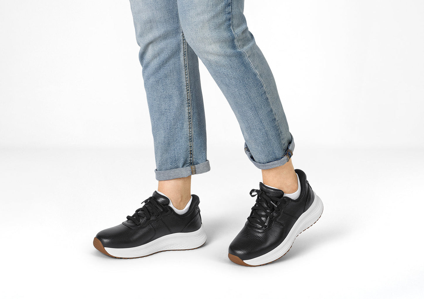 Orthofeet Stride Hands-Free Black - lifestyle