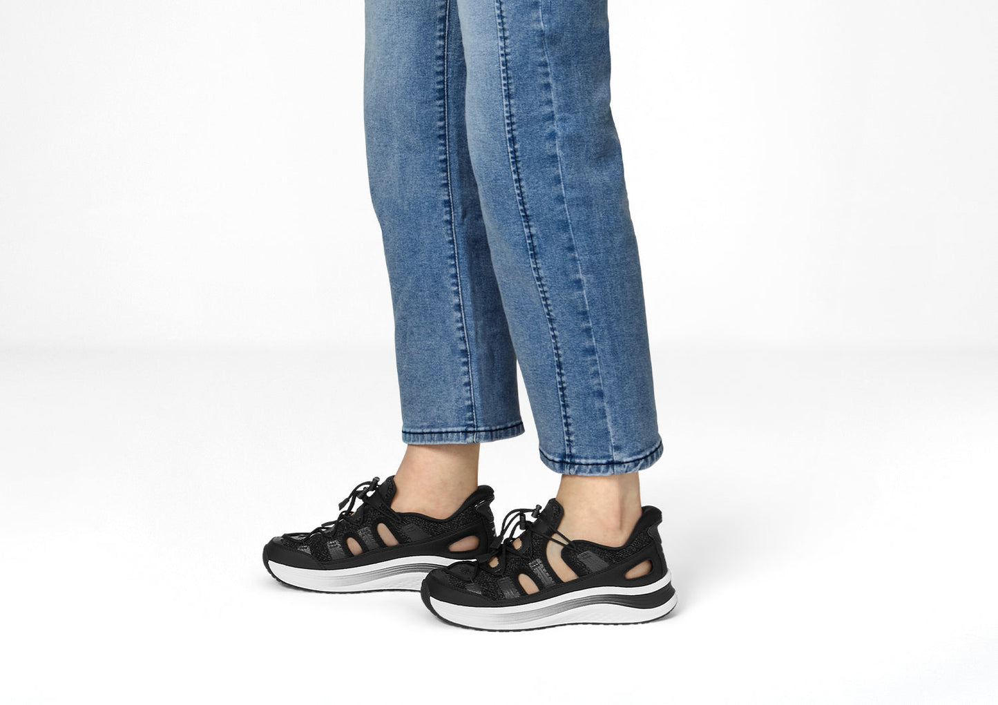 Orthofeet Venus Hands-Free Black - lifestyle