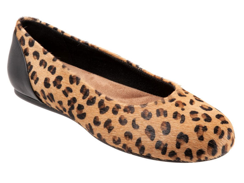 Softwalk Sonoma - Women's Flat
