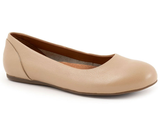 Softwalk Sonoma - Women's Flat Beige (154)
