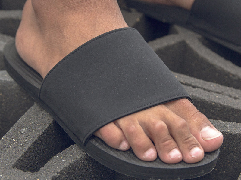 INDOSOLE ESSNTLS - Men's Slide