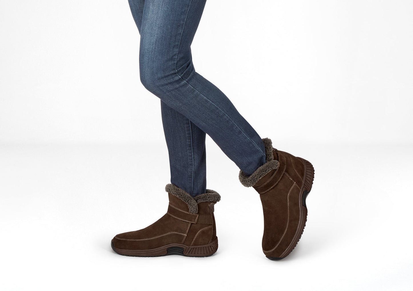 Orthofeet Bliss Hands-Free Brown - lifestyle