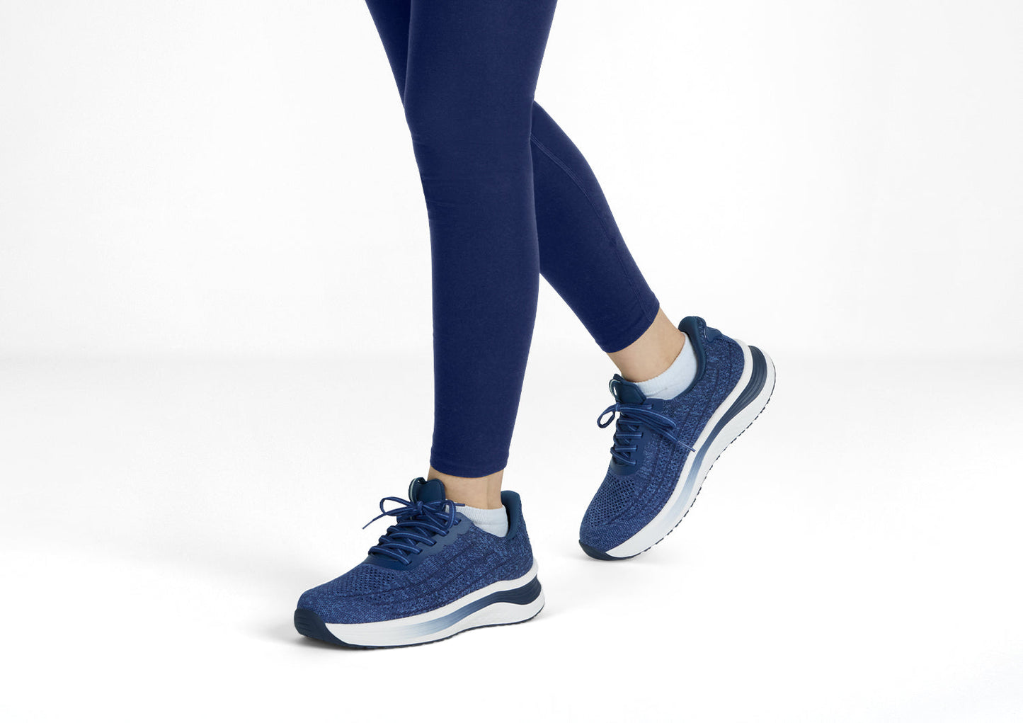 Orthofeet Nira Hands-Free Indigo Blue - lifestyle