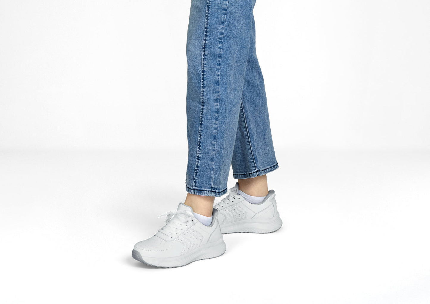 Orthofeet Roam Hands-Free White - lifestyle