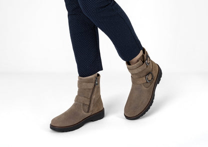 Orthofeet Shania Brown - lifestyle