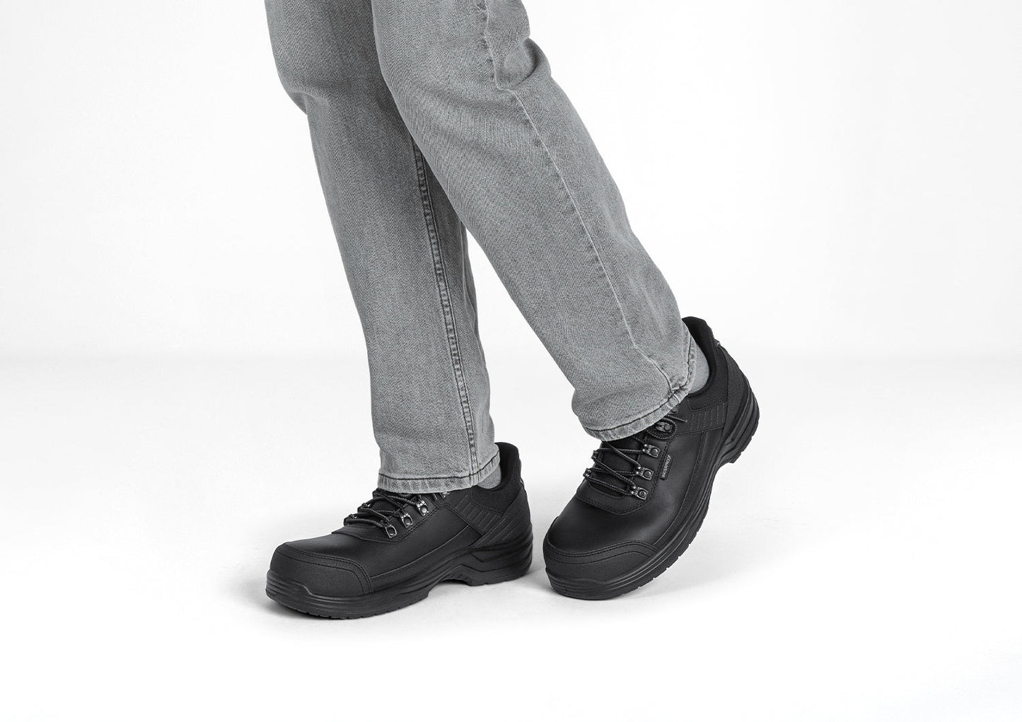 Orthofeet Slate Hands-Free Work Shoe Black - lifestyle