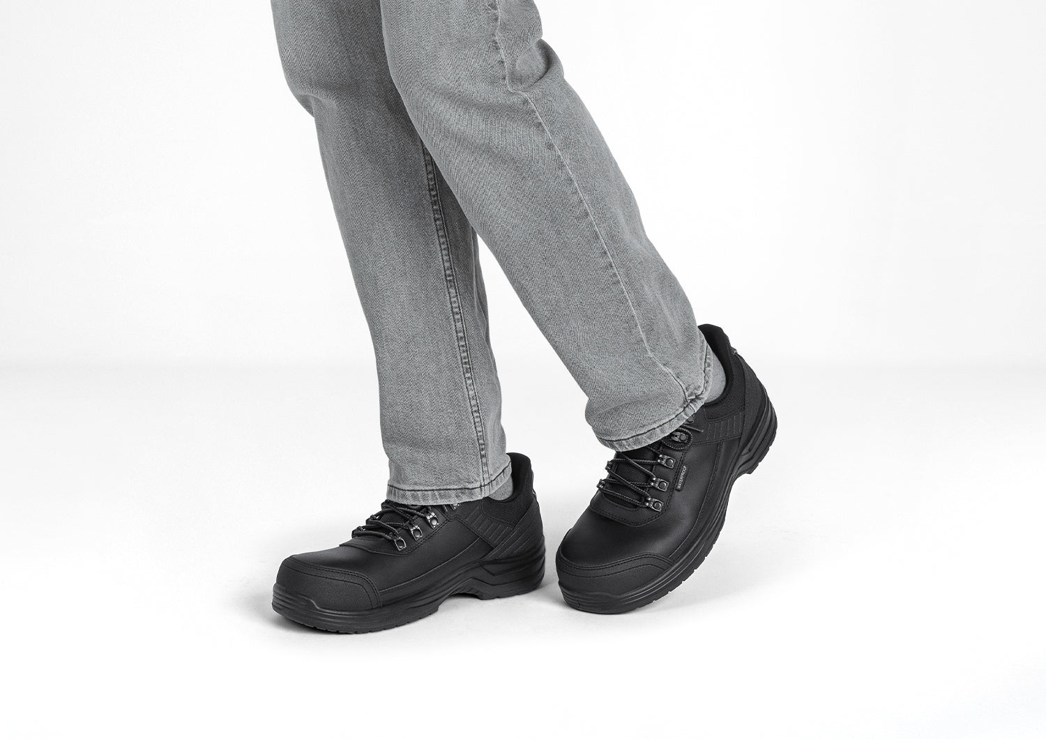 Orthofeet Slate Hands-Free Work Shoe Black - lifestyle