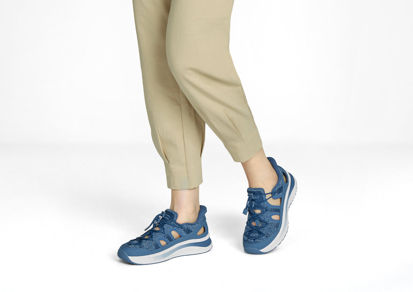 Orthofeet Venus Hands-Free Blue - lifestyle