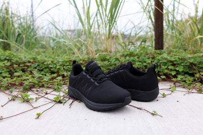 MAA262M TourKnit Trek OBB Lifestyle Sidewalk
