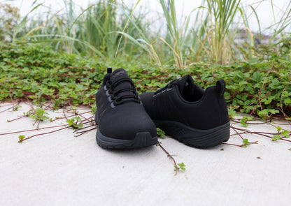 MAA262M TourKnit Trek OBB Lifestyle Sidewalk BV