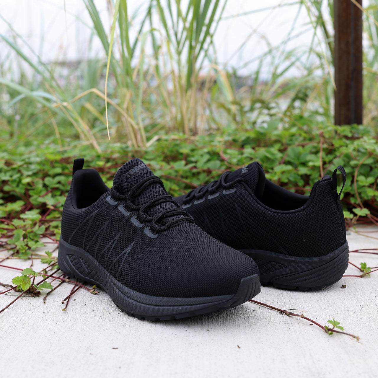 MAA262M TourKnit Trek OBB Lifestyle Sidewalk SQ