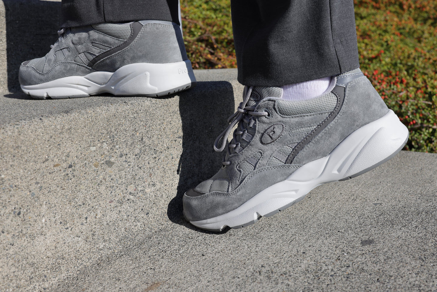 MAA362S GRY Lifestyle Fall Steps