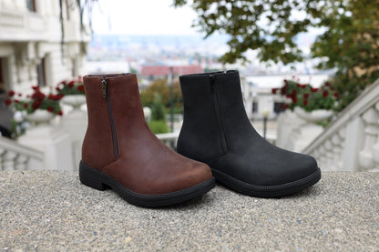 MBA045S Tanner BR BLK Lifestyle Sidewalk