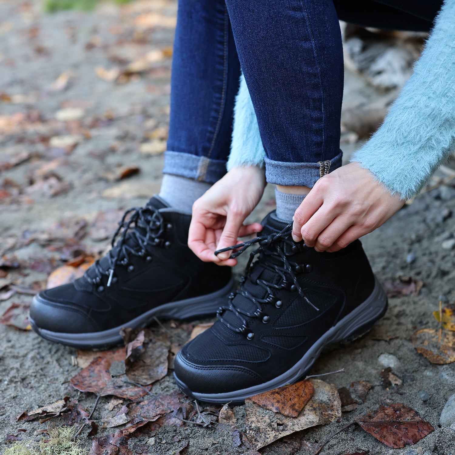 WBA092S Cypress BLK Outdoor Lifestyle 01