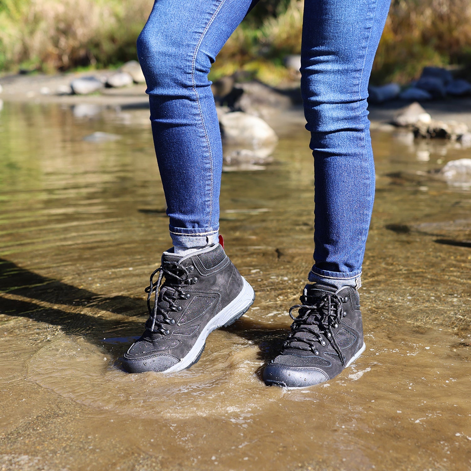 WBA092S Cypress BLK Outdoor Lifestyle 03