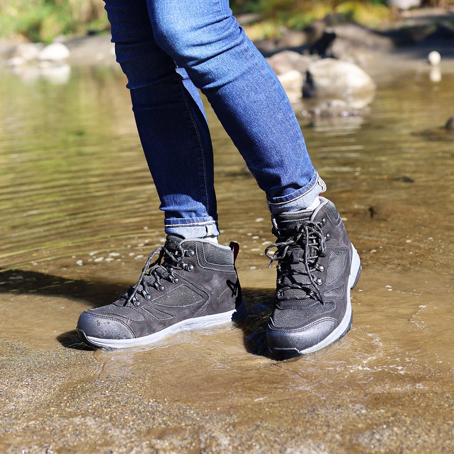 WBA092S Cypress BLK Outdoor Lifestyle 04