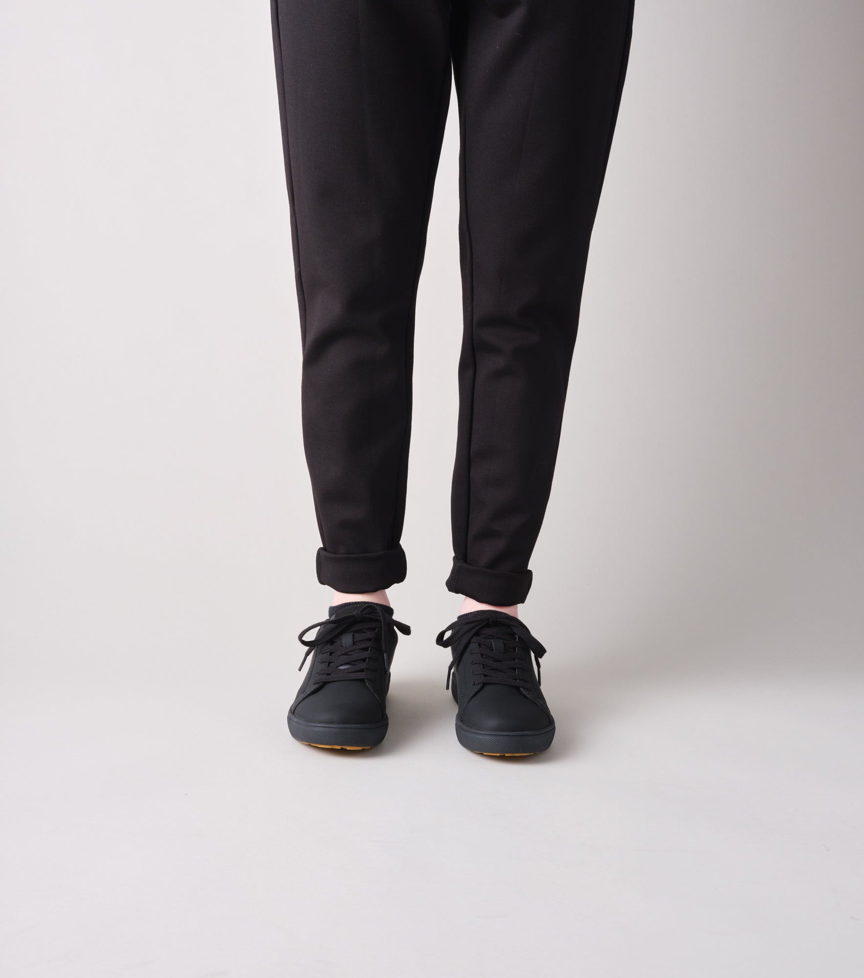 WCV002P Charlie BLK Editorial OnFoot FV