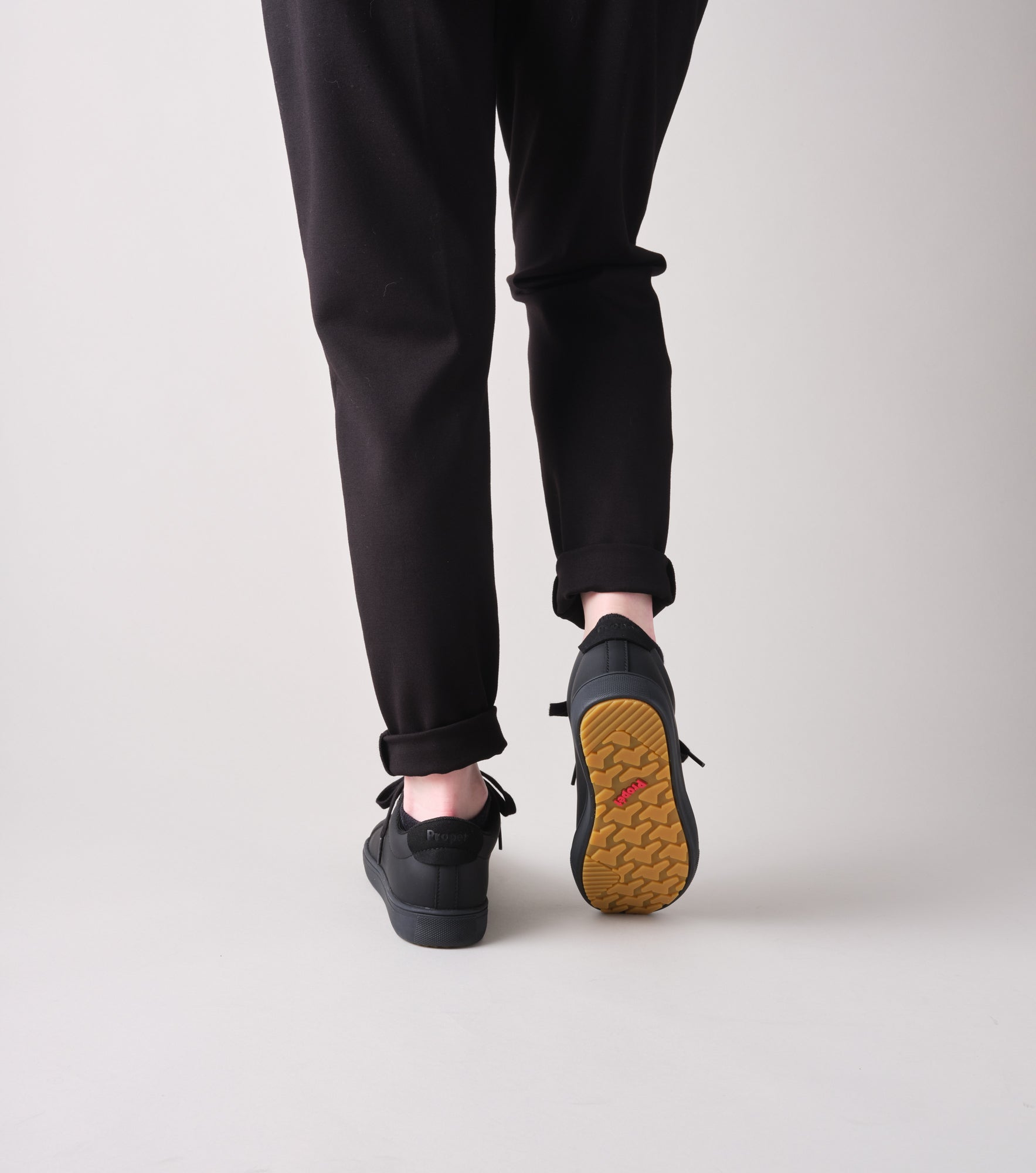 WCV002P Charlie BLK Editorial OnFoot SV