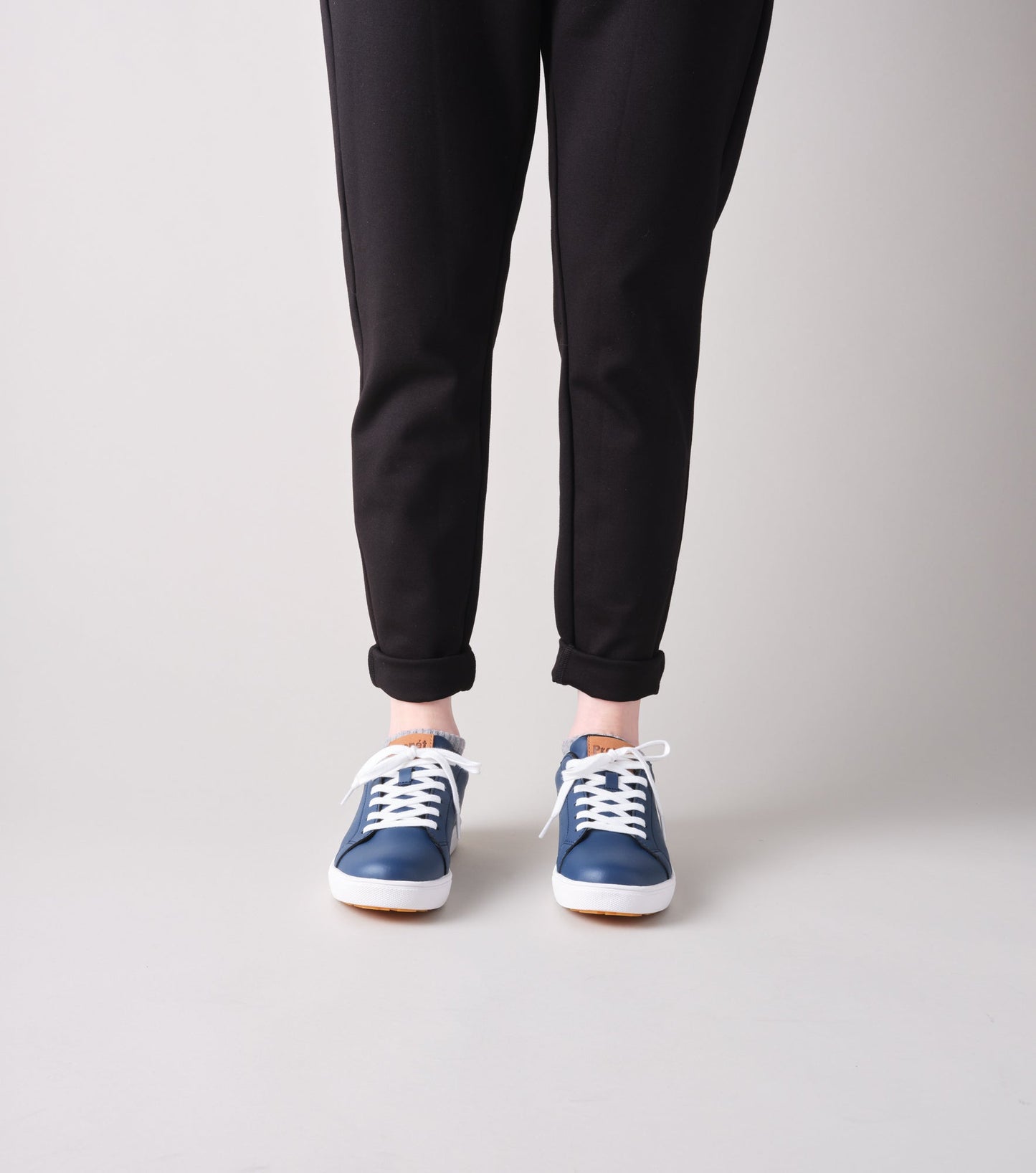 WCV002P Charlie NVY Editorial OnFoot FV