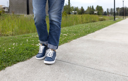 WCV002P Charlie NV Lifestyle Sidewalk TV