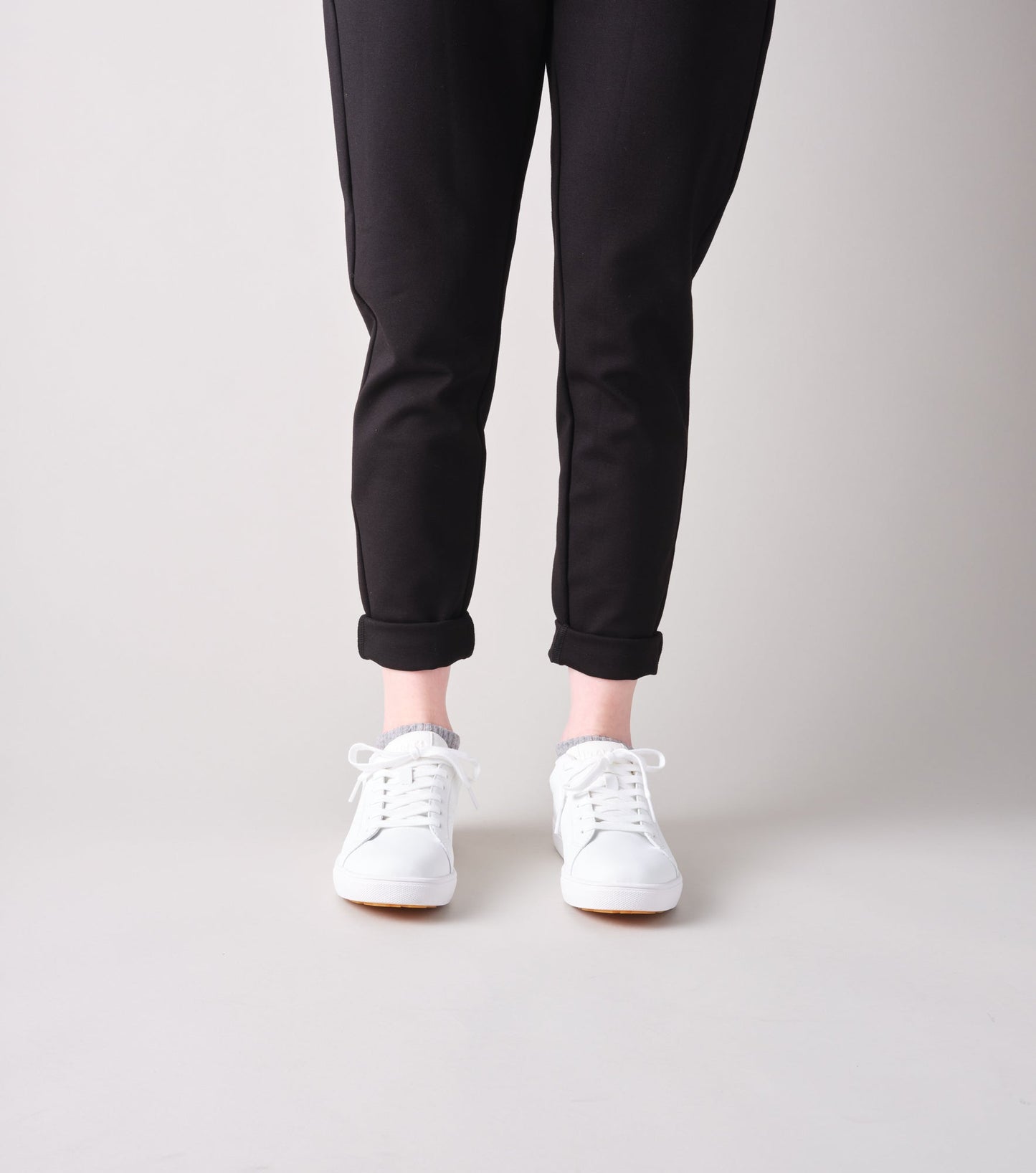 WCV002P Charlie WHT Editorial OnFoot FV