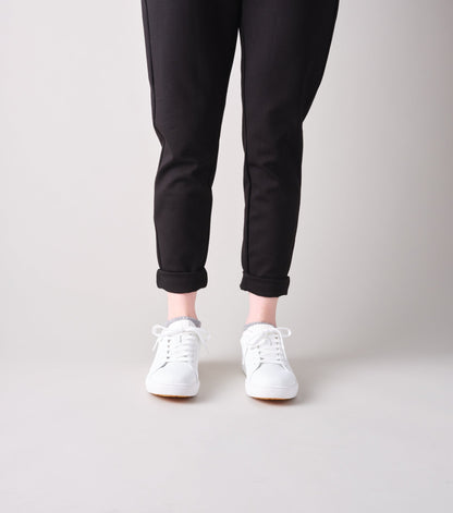 WCV002P Charlie WHT Editorial OnFoot FV