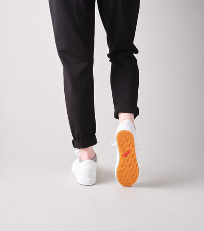 WCV002P Charlie WHT Editorial OnFoot SV