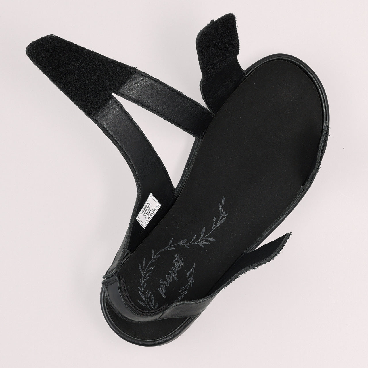 WSO093L Garnet BLK Editorial 2